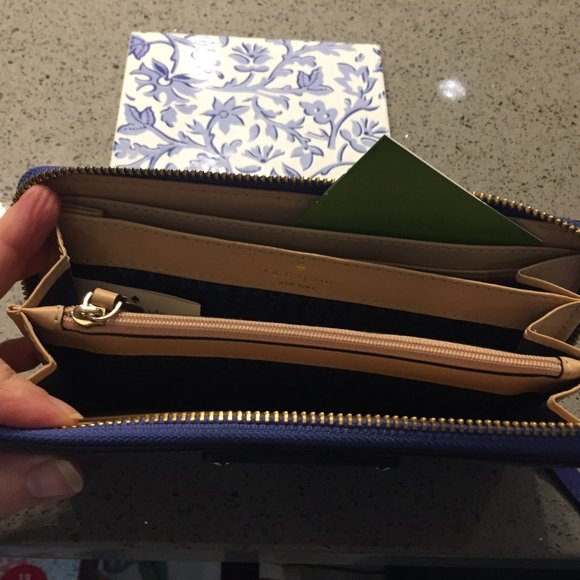 AuthentKate Spade New York Royal Blue NWOT Leather Continental zip around wallet - Picture 5 of 6